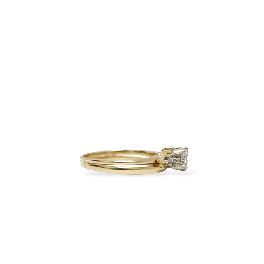 YELLOW GOLD ENGAGEMENT RING WITH SEVEN NATURAL DIAMONDS