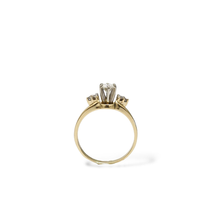 YELLOW GOLD ENGAGEMENT RING WITH SEVEN NATURAL DIAMONDS