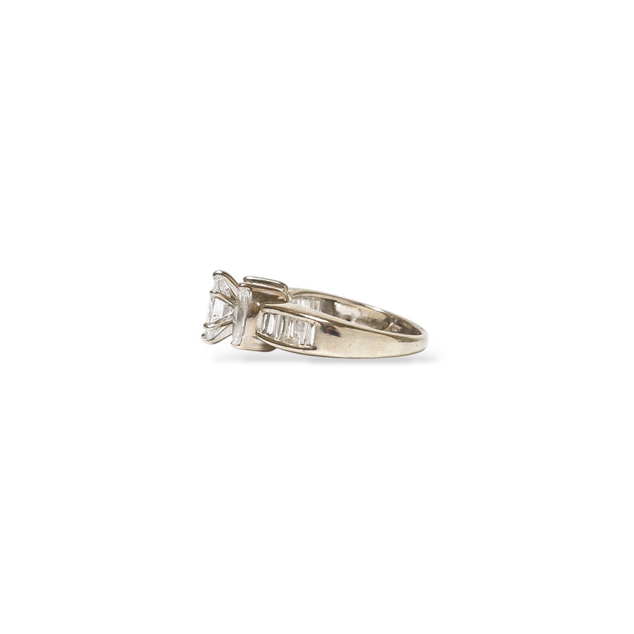 WHITE GOLD PAST PRESENT FUTURE NATURAL DIAMONDS LADY'S RING