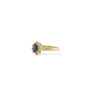 YELLOW GOLD LADY'S RING WITH SAPPHIRE STONE AND NATURAL DIAMONDS