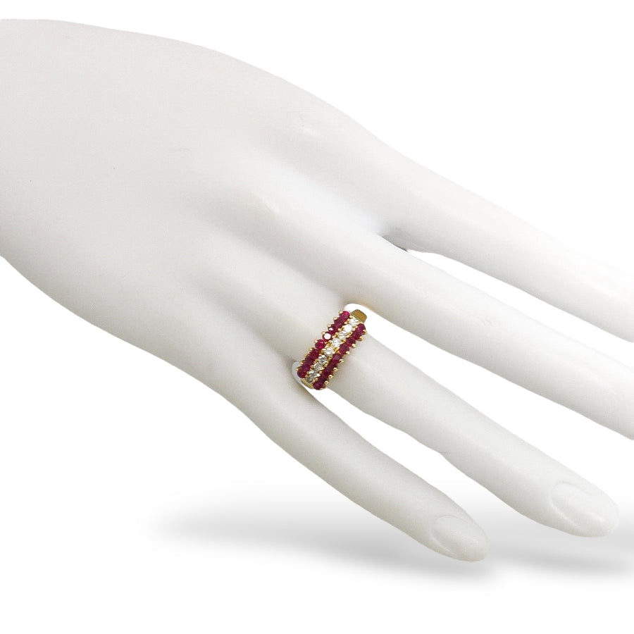 YELLOW GOLD LADY'S RING WITH RUBY AND NATURAL DIAMONDS
