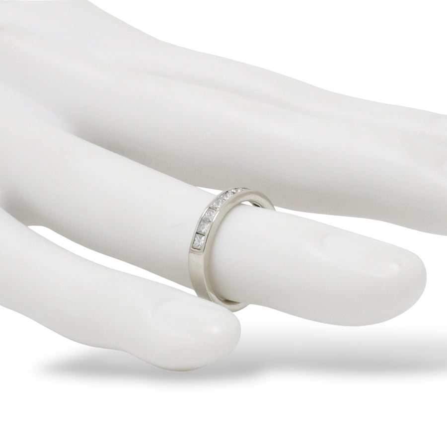 WHITE GOLD NATURAL DIAMONDS ANNIVERSARY RING