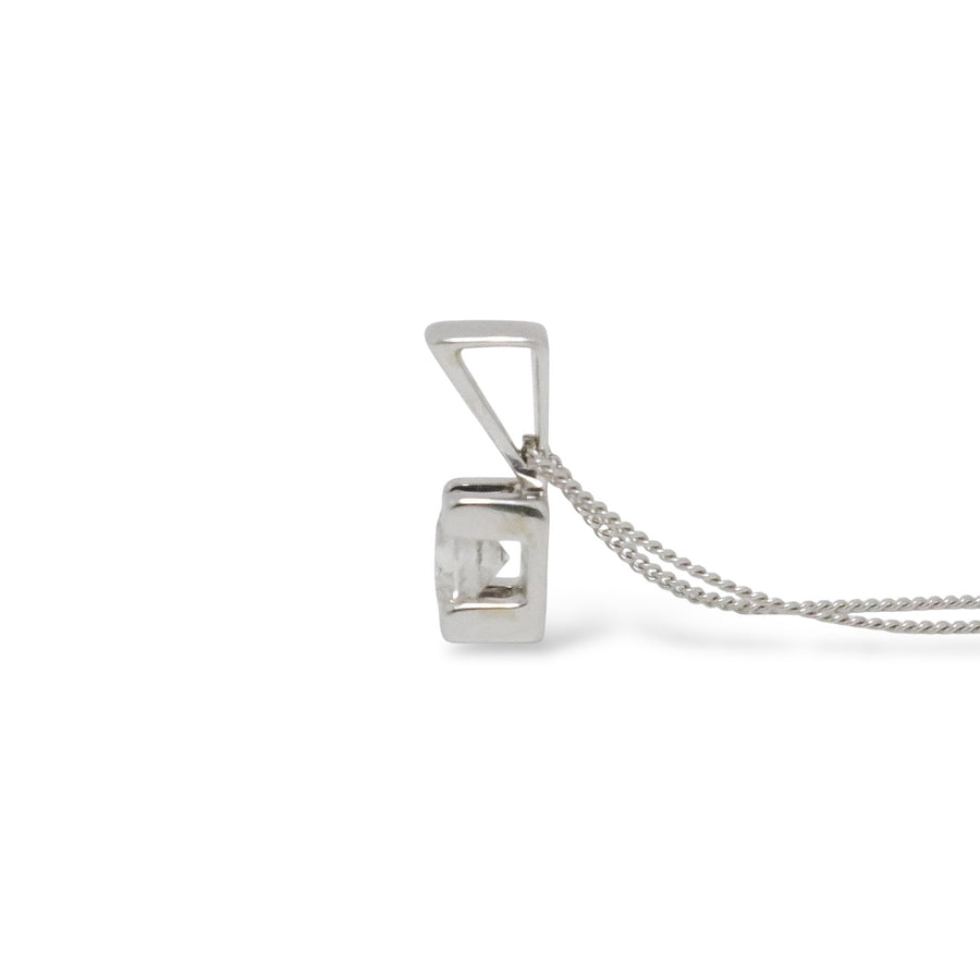 WHITE GOLD NATURAL DIAMOND PENDANT WITH NECKLACE