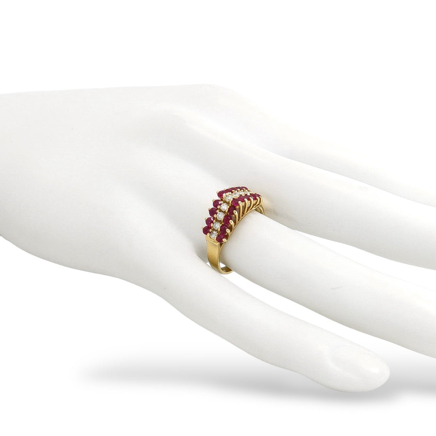 YELLOW GOLD LADY'S RING WITH RUBY AND NATURAL DIAMONDS