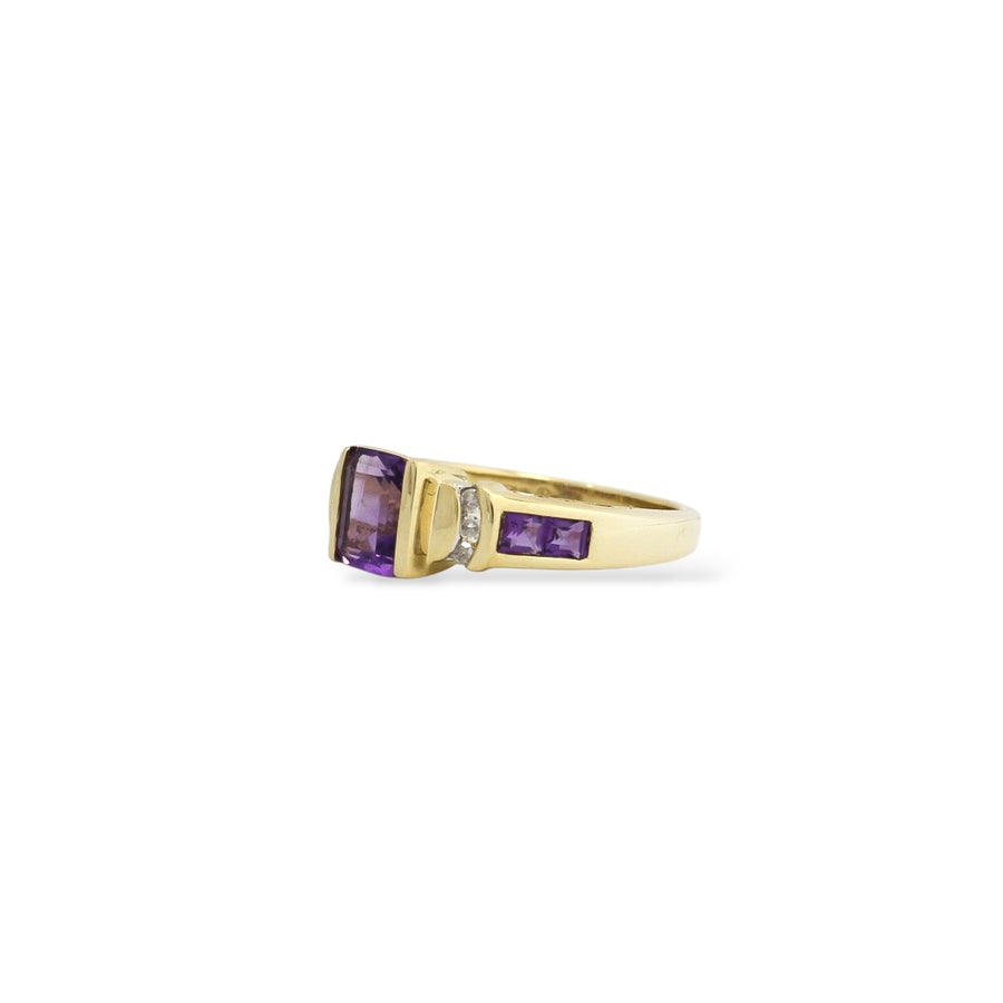 YELLOW GOLD LADY'S RING WITH AMETHYST STONES AND NATURAL DIAMONDS