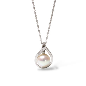 WHITE GOLD CULTURED PEARL PENDANT WITH CHAIN