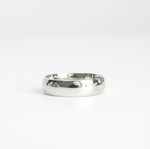 WHITE GOLD ART CARVED MEN'S WEDDING BAND