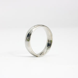 WHITE GOLD ART CARVED MEN'S WEDDING BAND