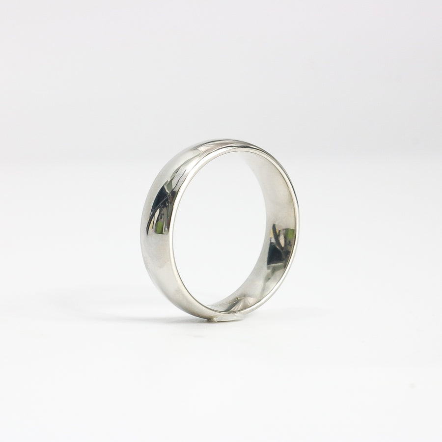 WHITE GOLD ART CARVED MEN'S WEDDING BAND
