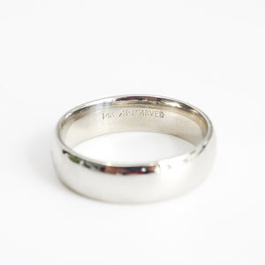 WHITE GOLD ART CARVED MEN'S WEDDING BAND