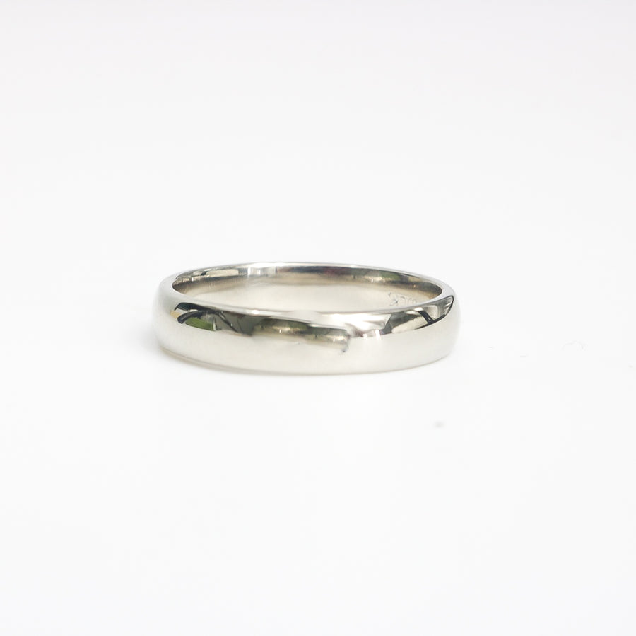 WHITE GOLD ART CARVED LADY'S WEDDING BAND
