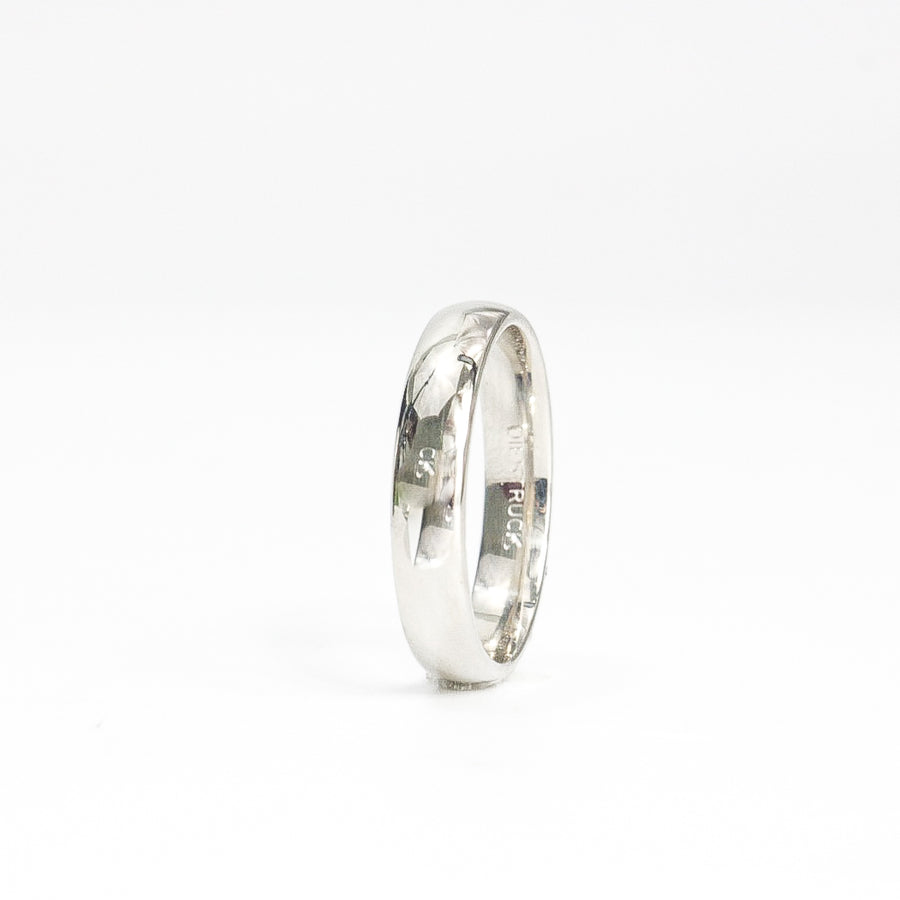 WHITE GOLD ART CARVED LADY'S WEDDING BAND