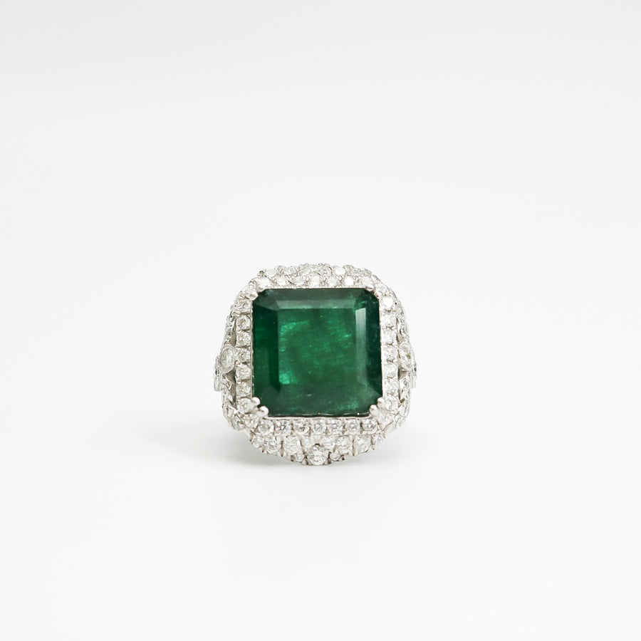 EMERALD AND DIAMOND DINNER RING