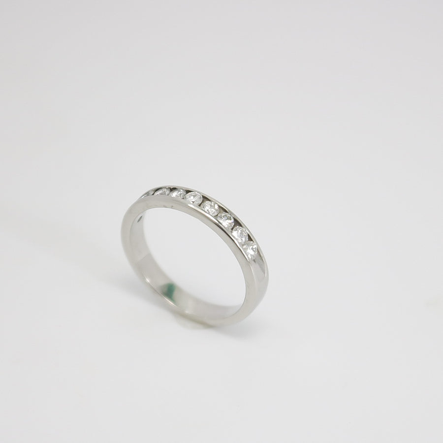PLATINUM NATURAL DIAMOND  BAND