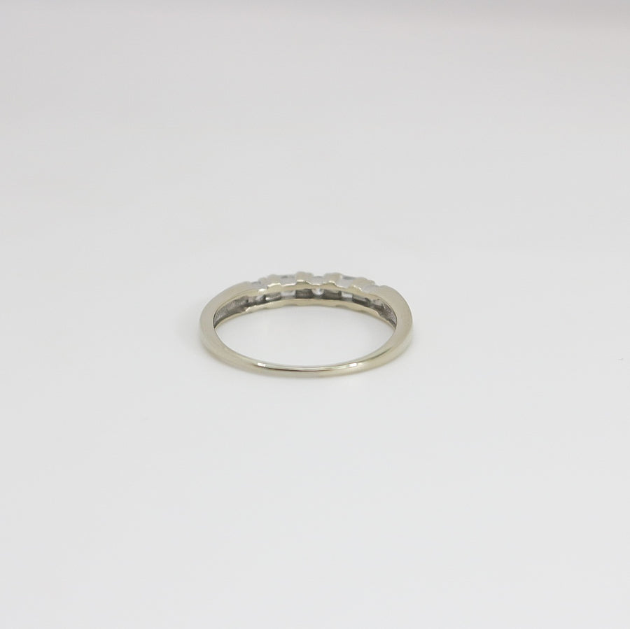 WHITE GOLD ROUND AND BAGUETTE CUT NATURAL DIAMOND LADY'S BAND