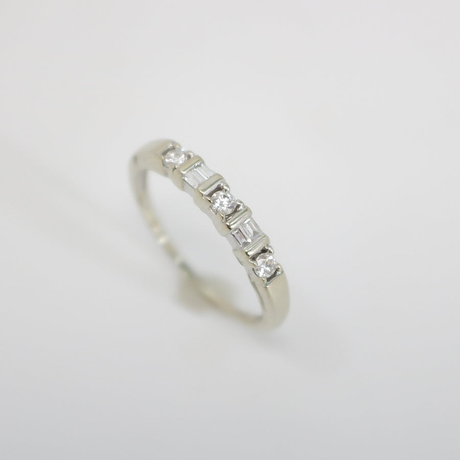 WHITE GOLD ROUND AND BAGUETTE CUT NATURAL DIAMOND LADY'S BAND