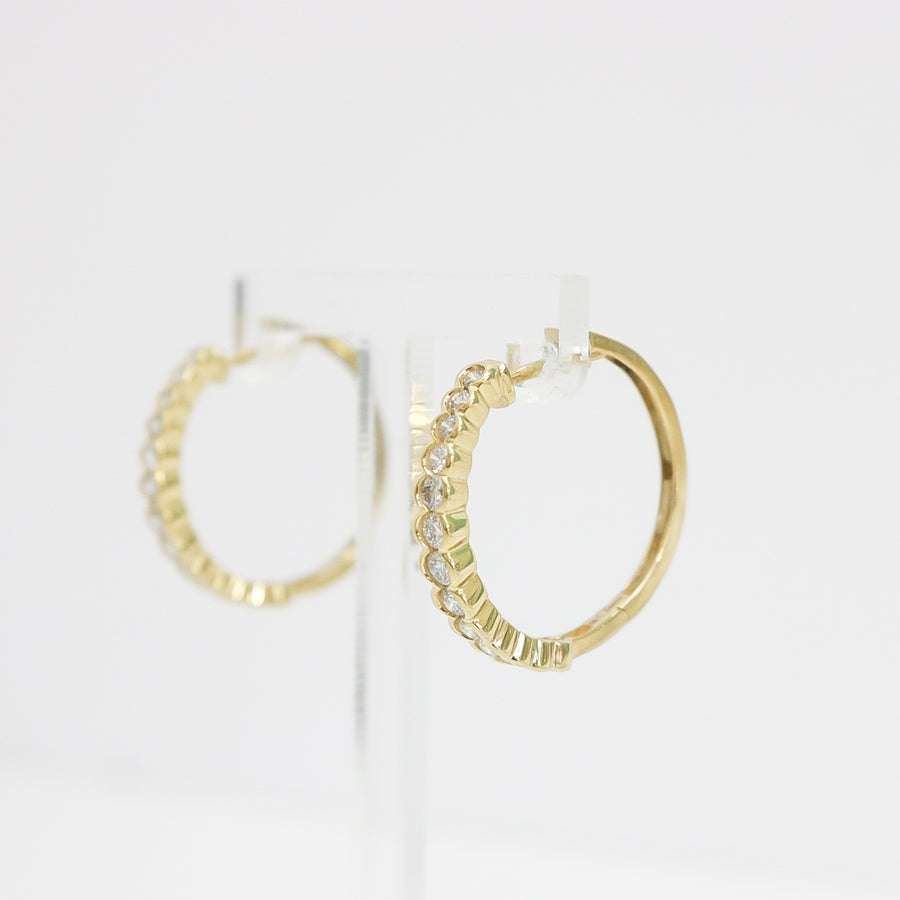 YELLOW GOLD NATURAL DIAMOND HOOP EARRINGS