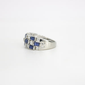 SAPPHIRE AND DIAMOND RING