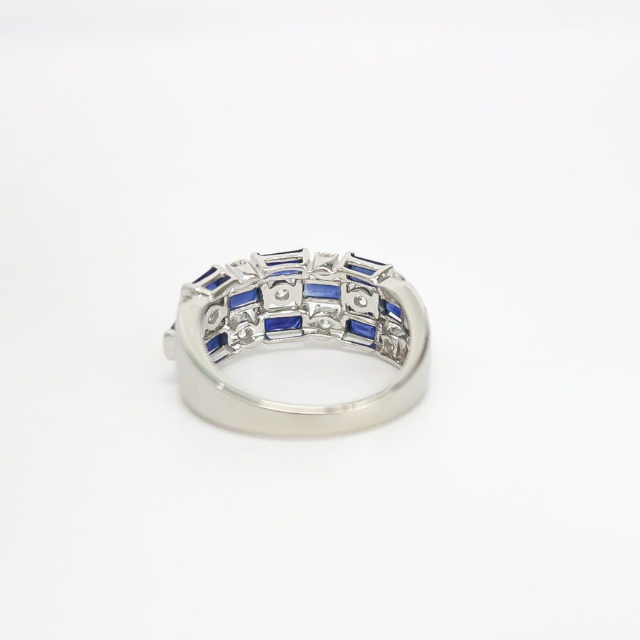 SAPPHIRE AND DIAMOND RING