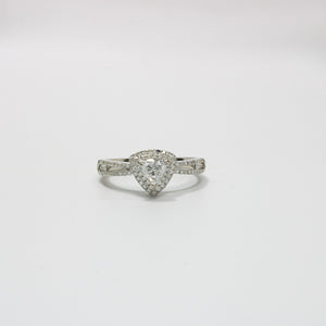 WHITE GOLD LADY'S TRILLION CUT NATURAL DIAMOND RING