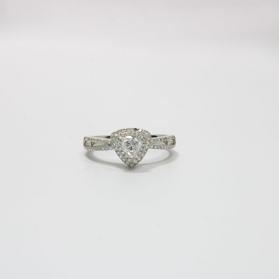 WHITE GOLD LADY'S TRILLION CUT NATURAL DIAMOND RING
