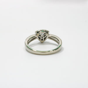 WHITE GOLD LADY'S TRILLION CUT NATURAL DIAMOND RING