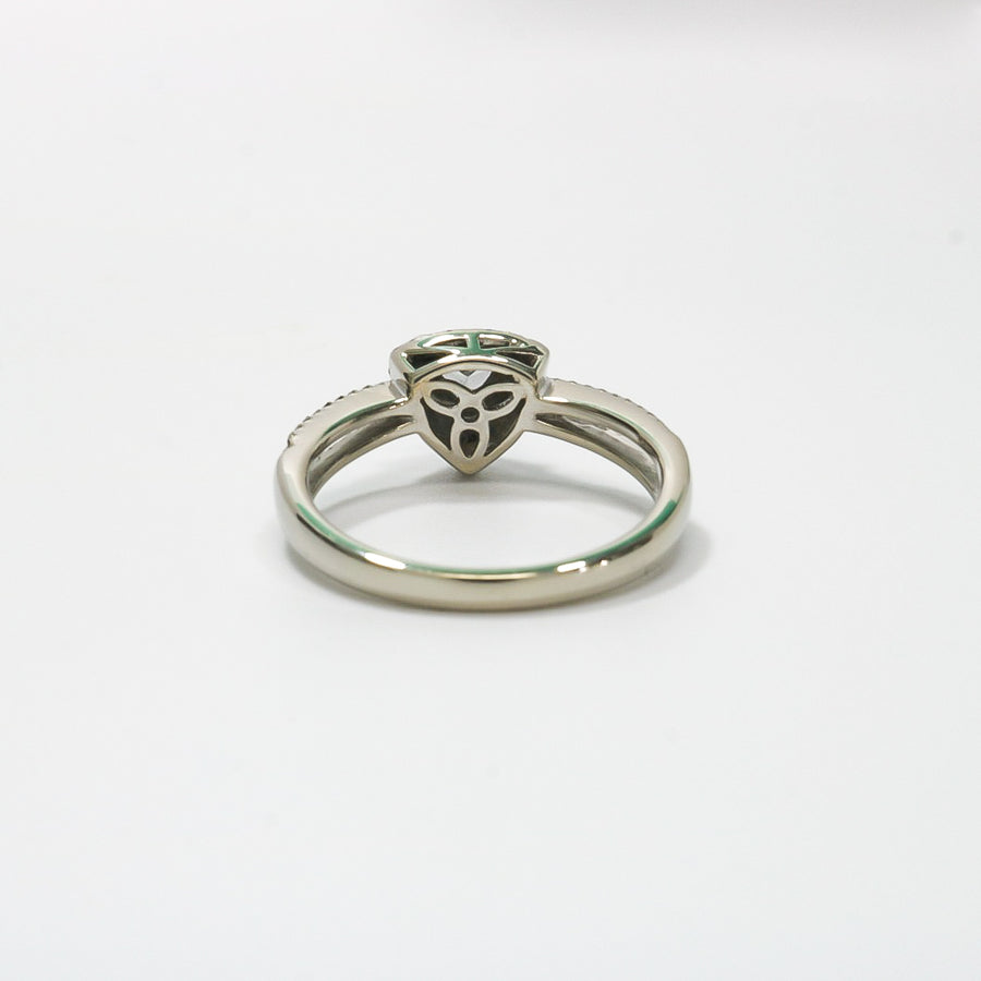 WHITE GOLD LADY'S TRILLION CUT NATURAL DIAMOND RING