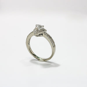 WHITE GOLD LADY'S TRILLION CUT NATURAL DIAMOND RING