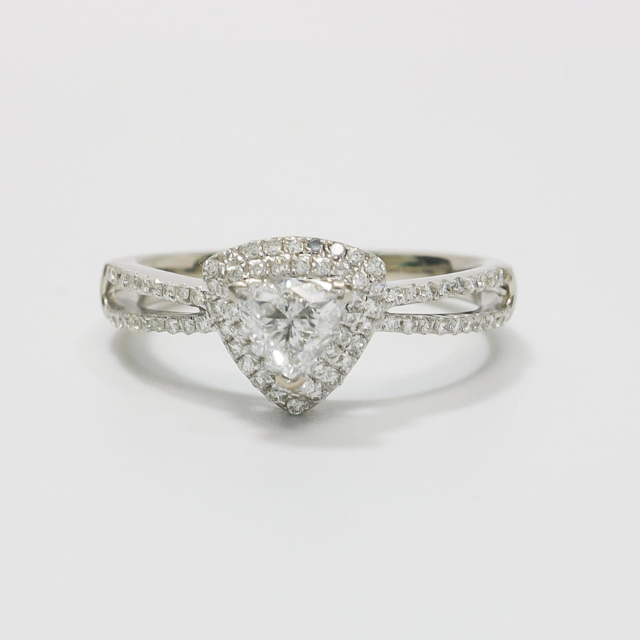WHITE GOLD LADY'S TRILLION CUT NATURAL DIAMOND RING