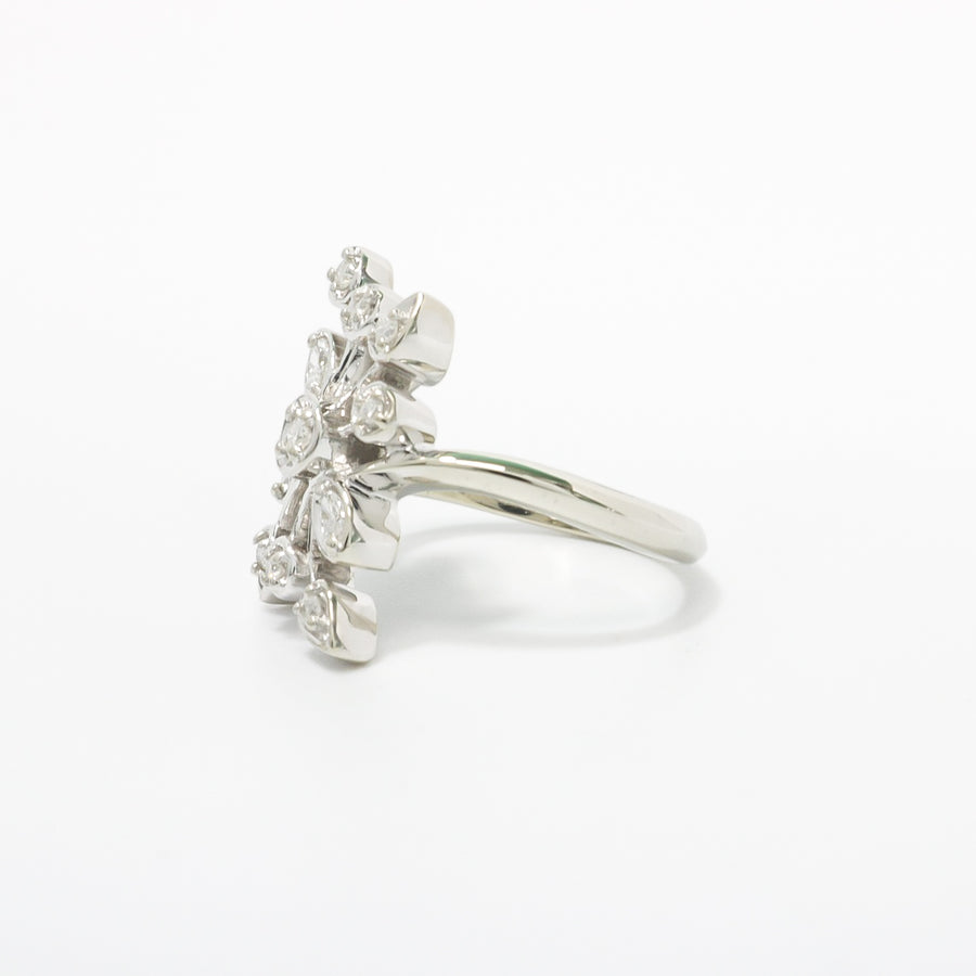 WHITE GOLD LADY'S NATURAL DIAMOND RING LEAVES SHAPE
