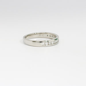 WHITE GOLD LADY'S NATURAL DIAMOND BAND.