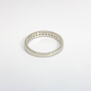 WHITE GOLD LADY'S NATURAL DIAMOND BAND.