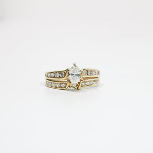 YELLOW GOLD NATURAL DIAMOND WEDDING RING SET.