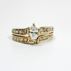 YELLOW GOLD NATURAL DIAMOND WEDDING RING SET.