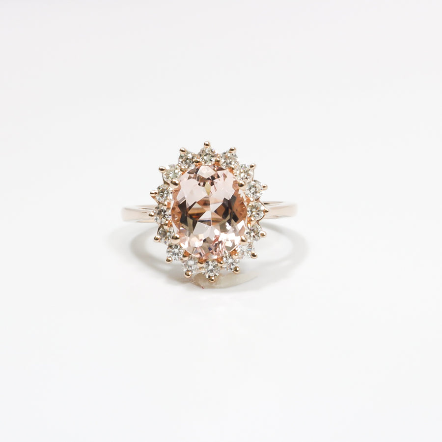 ROSE GOLD MORGANITE AND NATURAL DIAMOND RING.