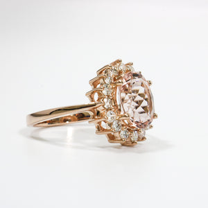 ROSE GOLD MORGANITE AND NATURAL DIAMOND RING.