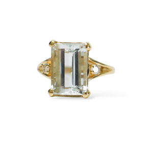 YELLOW GOLD LADY'S RING WITH AQUAMARINE STONE