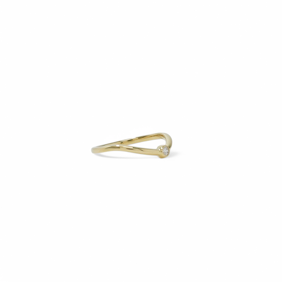 YELLOW GOLD LADY'S  SINGLE DIAMOND RING
