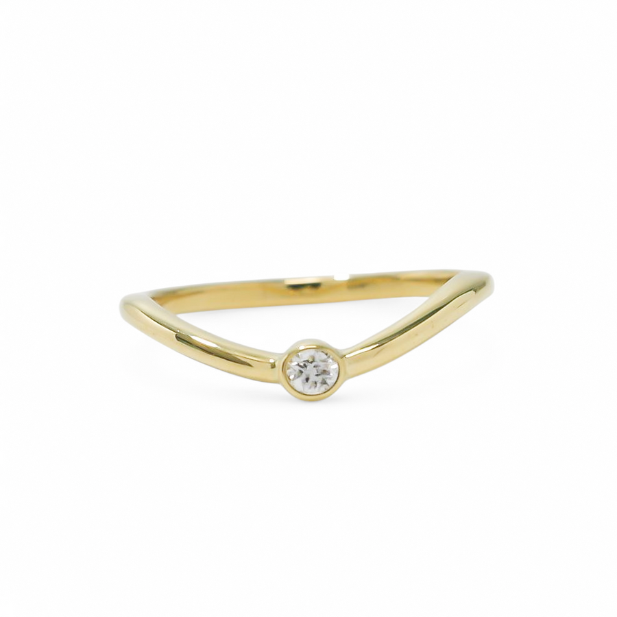 YELLOW GOLD LADY'S  SINGLE DIAMOND RING