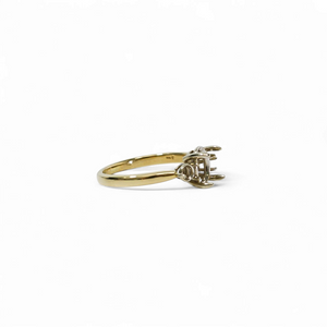 TWO TONE GOLD LADY'S RING SETTING FOR OVAL AND ROUND STONES