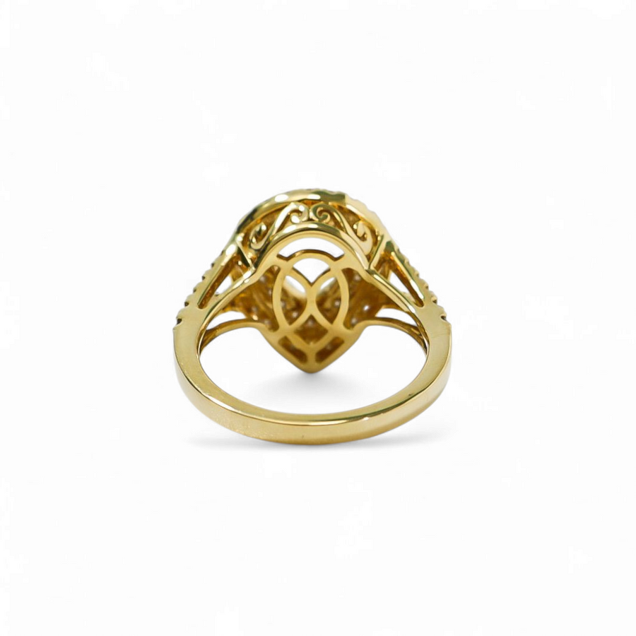 YELLOW GOLD SEMI MOUNT RING SETTING FOR PEAR CUT CENTER STONE