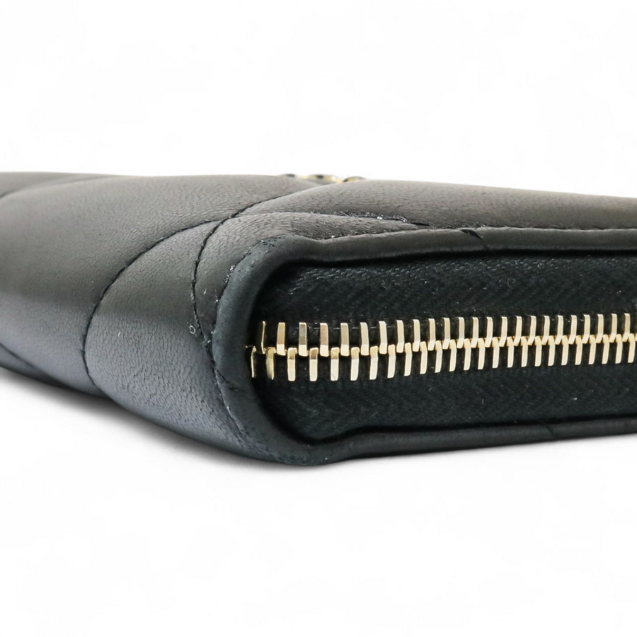 PRE-OWEND CHANEL ZIP WALLET