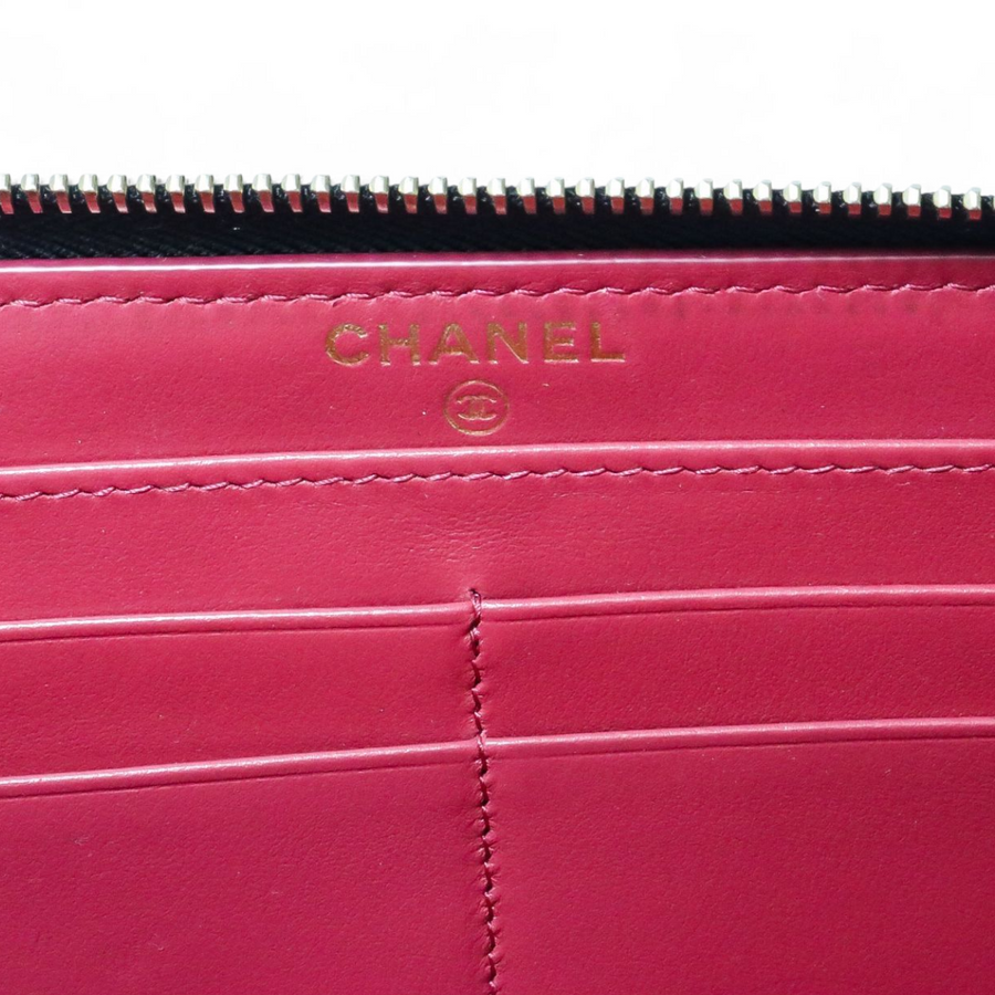 PRE-OWEND CHANEL ZIP WALLET