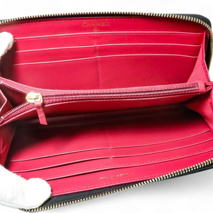 PRE-OWEND CHANEL ZIP WALLET