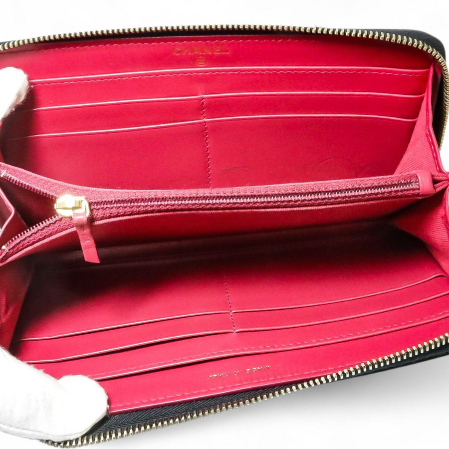 PRE-OWEND CHANEL ZIP WALLET