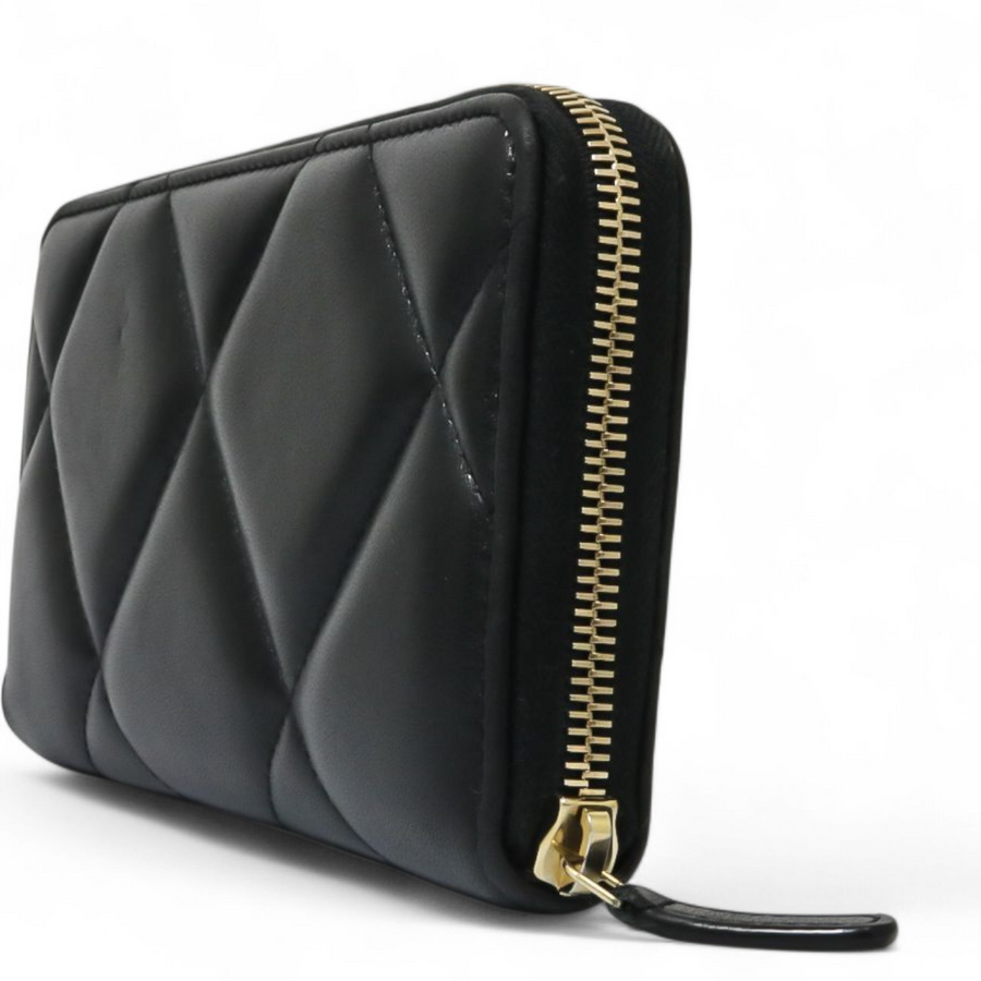 PRE-OWEND CHANEL ZIP WALLET