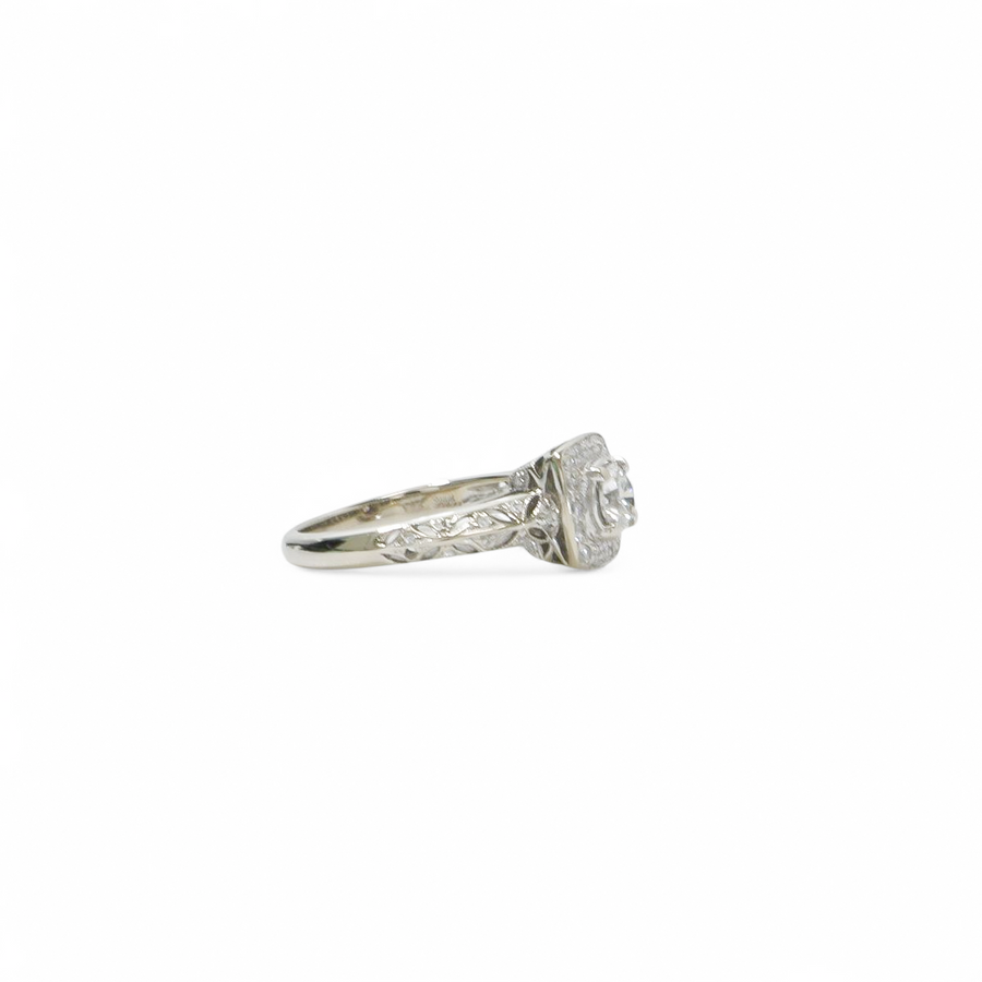 WHITE GOLD NATURAL DIAMOND FILIGREE RING